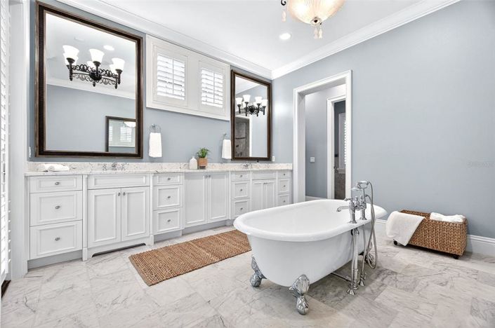 Image No.35-5 Bed House for sale