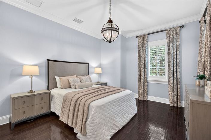 Image No.40-5 Bed House for sale