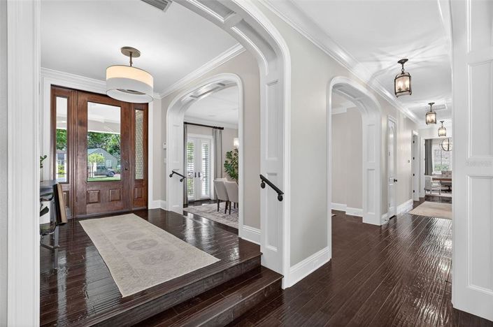 Image No.6-5 Bed House for sale