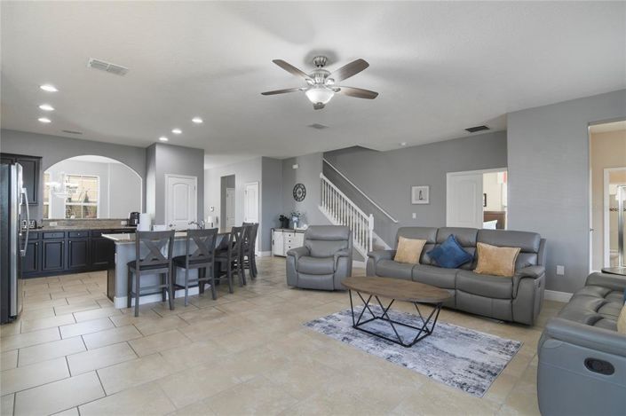 Image No.3-6 Bed House for sale