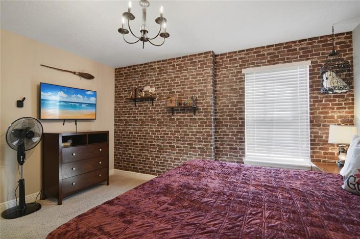 Image No.30-6 Bed House for sale