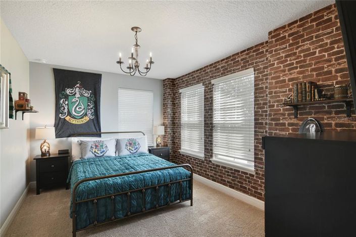 Image No.32-6 Bed House for sale