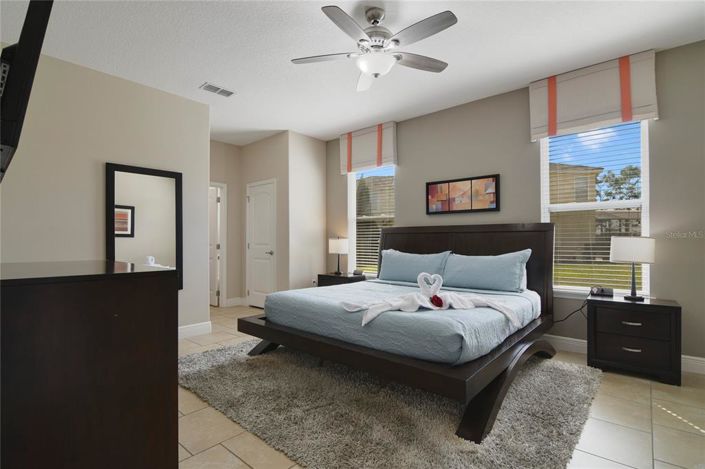 Image No.6-6 Bed House for sale