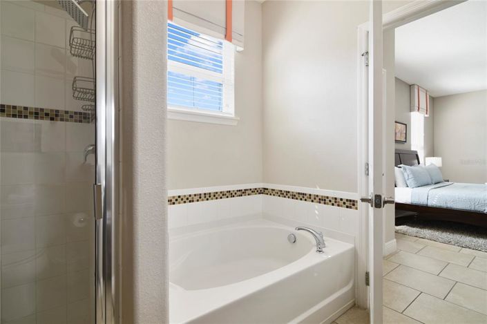 Image No.7-6 Bed House for sale
