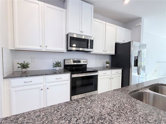 Image No.23-3 Bed Townhouse for sale