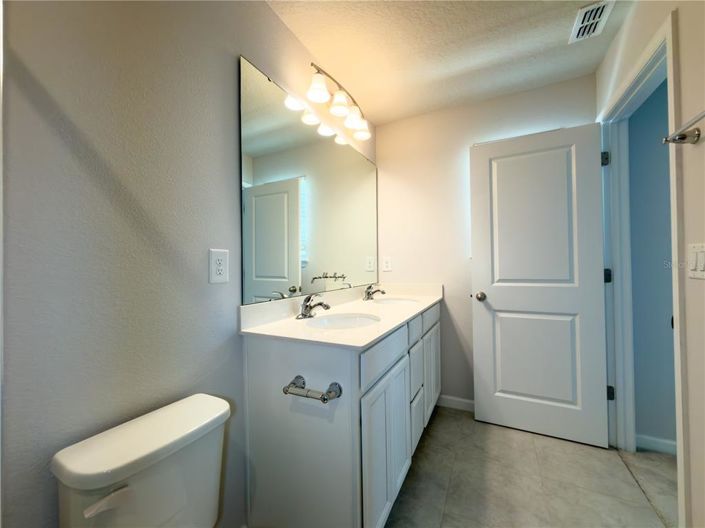 Image No.37-3 Bed Townhouse for sale