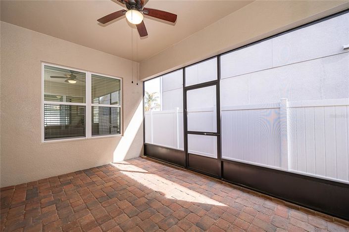 Image No.10-3 Bed House for sale