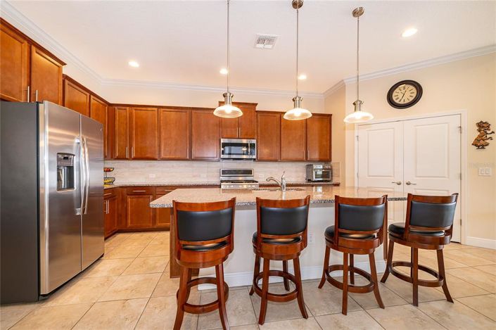 Image No.11-3 Bed House for sale