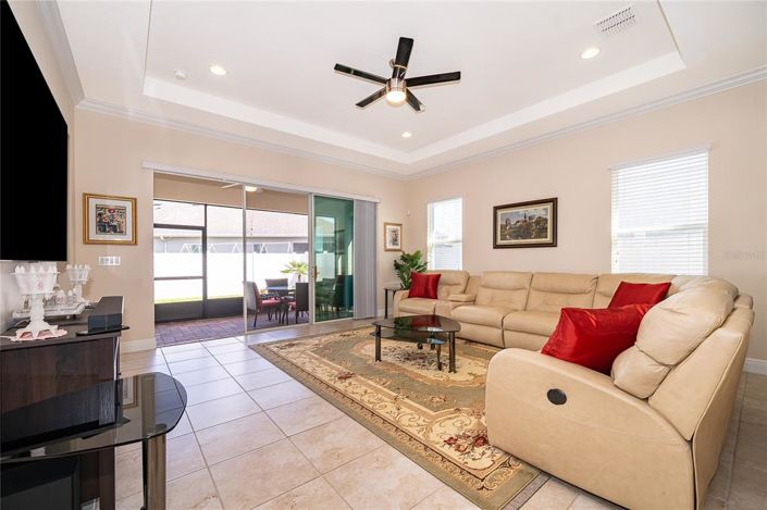 Image No.15-3 Bed House for sale