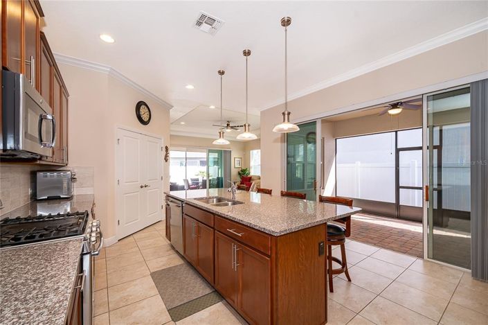 Image No.9-3 Bed House for sale