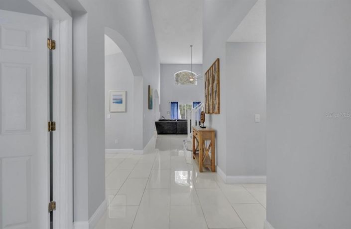 Image No.3-5 Bed House for sale
