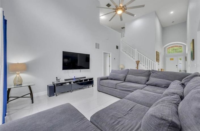 Image No.7-5 Bed House for sale
