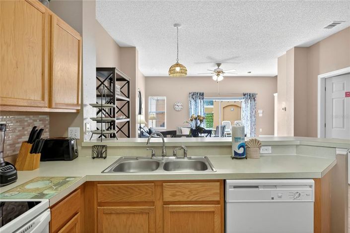 Image No.8-3 Bed Townhouse for sale