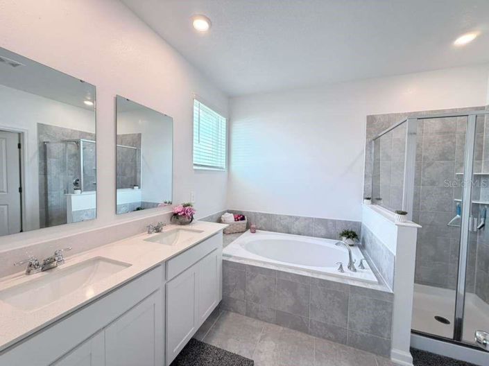 Image No.19-3 Bed Townhouse for sale