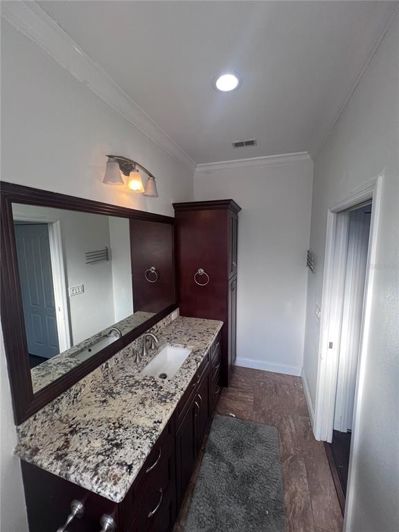 Image No.6-4 Bed House for sale