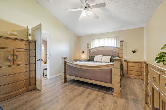 Image No.10-4 Bed House for sale