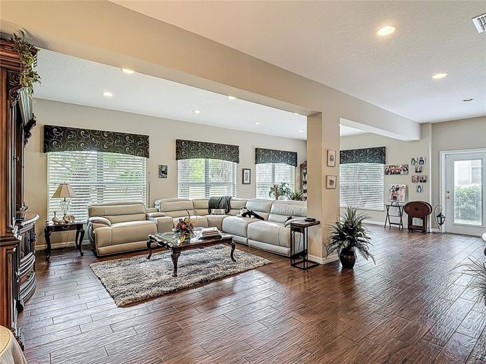 Image No.28-3 Bed House for sale