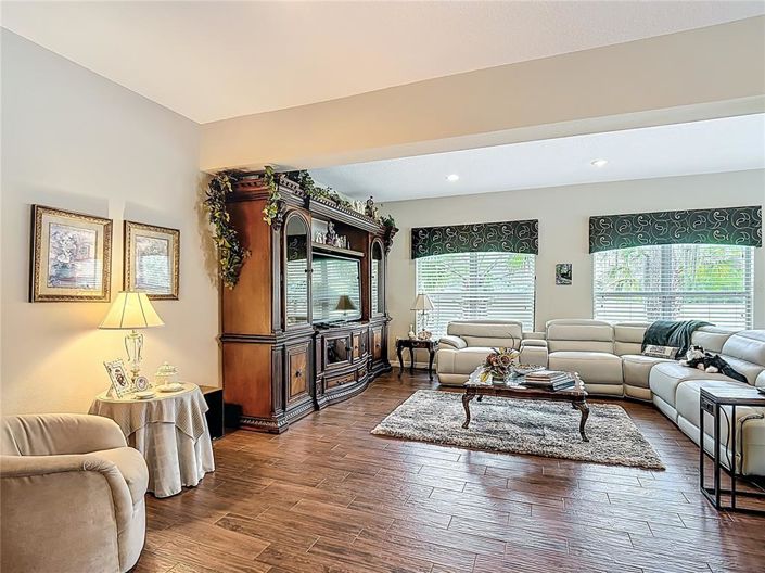 Image No.30-3 Bed House for sale