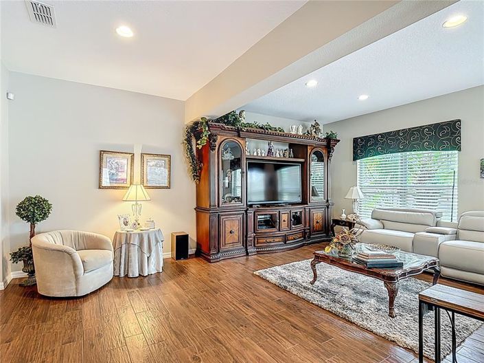 Image No.31-3 Bed House for sale