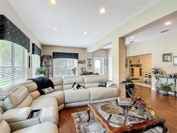 Image No.32-3 Bed House for sale