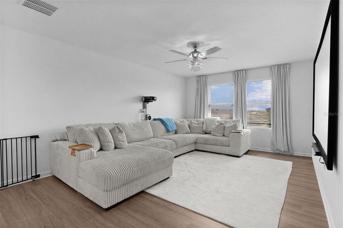 Image No.17-4 Bed House for sale