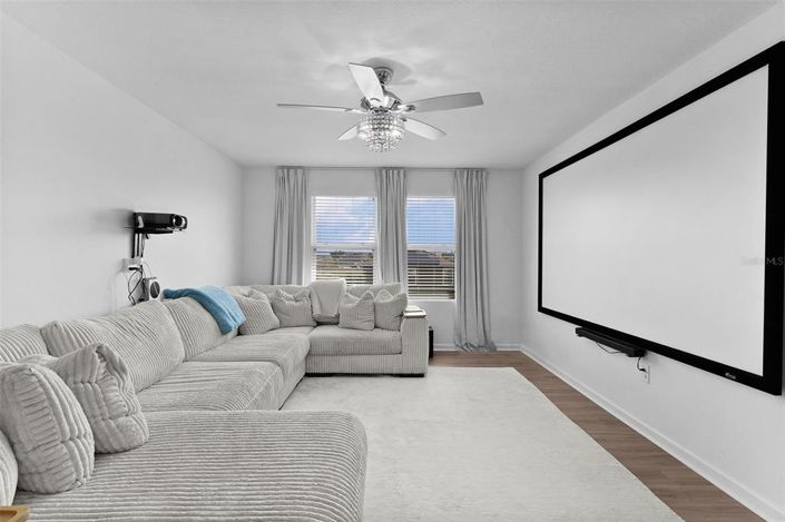 Image No.18-4 Bed House for sale