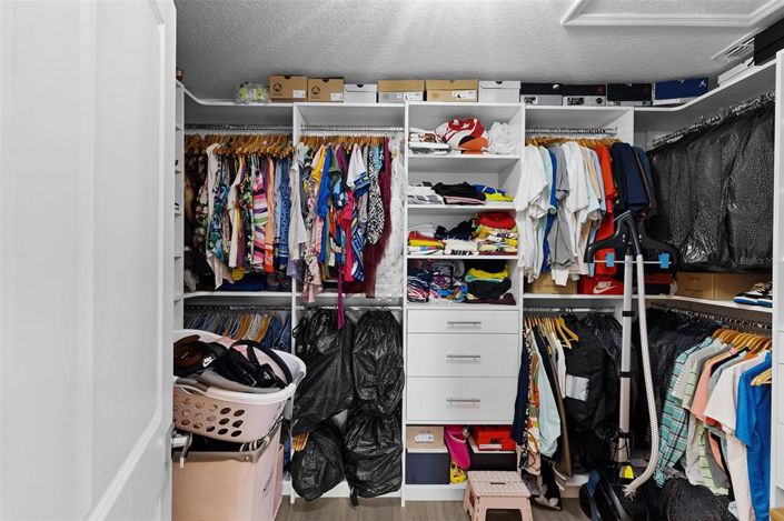 Image No.28-4 Bed House for sale