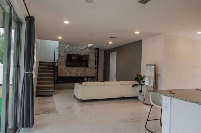 Image No.12-3 Bed House for sale