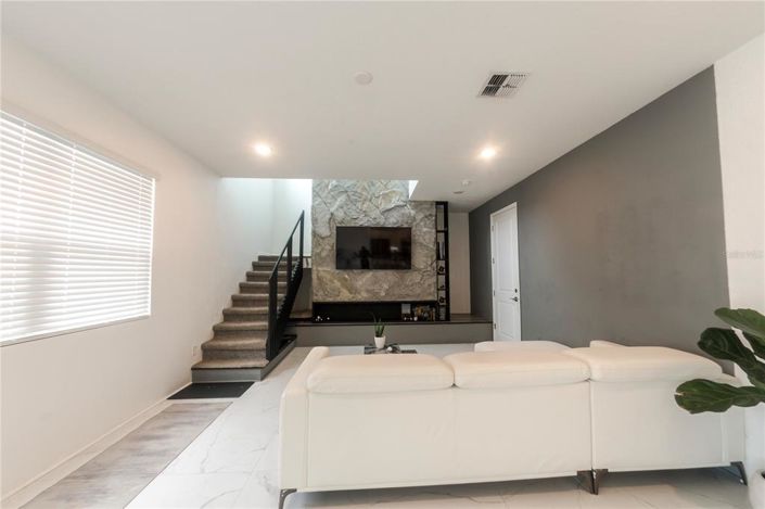 Image No.14-3 Bed House for sale