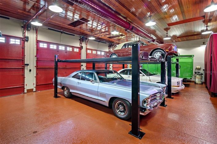 Image No.10-3 Bed House for sale