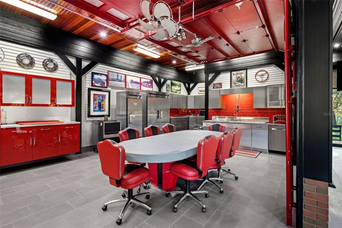 Image No.11-3 Bed House for sale