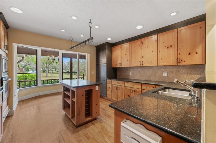 Image No.14-3 Bed House for sale