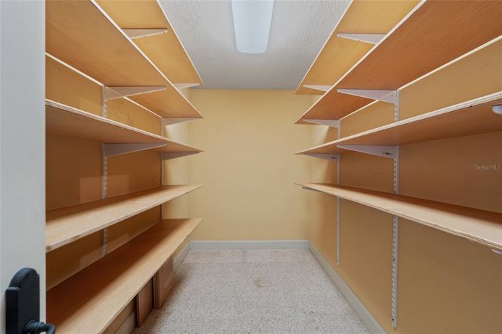 Image No.18-3 Bed House for sale