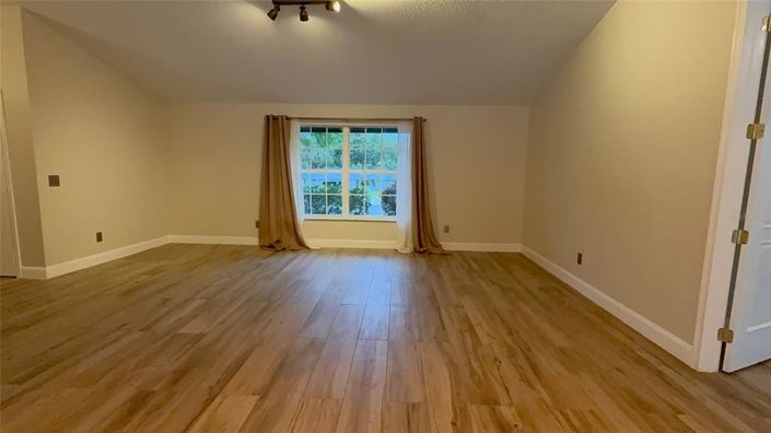 Image No.39-4 Bed House for sale
