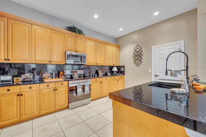 Image No.28-4 Bed Townhouse for sale