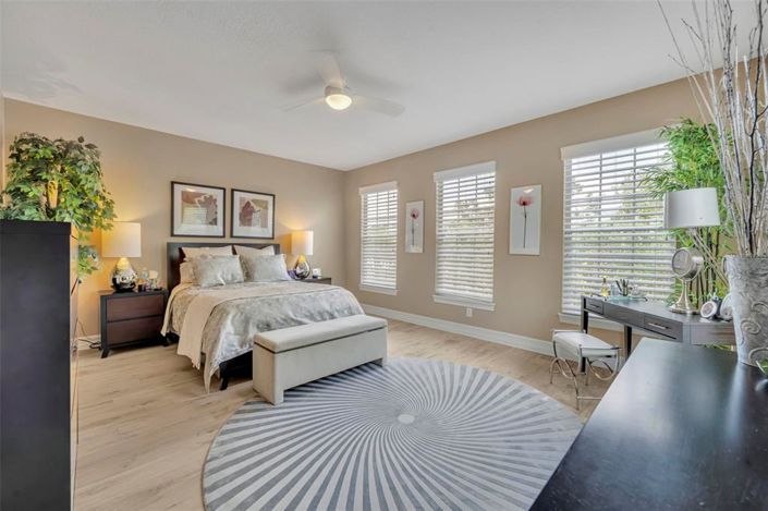 Image No.32-4 Bed Townhouse for sale