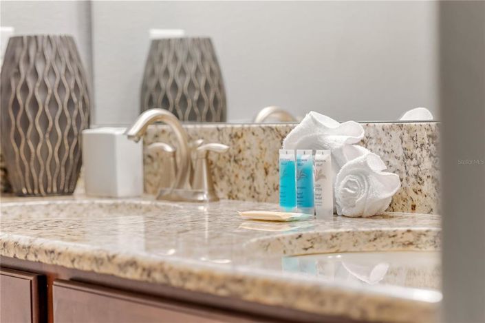 Image No.17-9 Bed House for sale