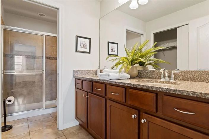 Image No.15-5 Bed Townhouse for sale