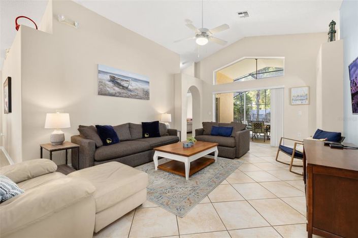 Image No.16-4 Bed House for sale