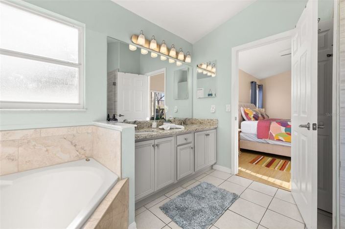 Image No.34-4 Bed House for sale