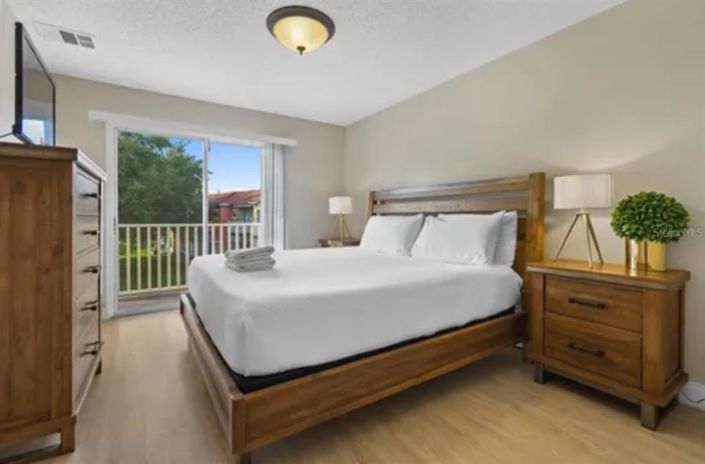 Image No.20-4 Bed Townhouse for sale