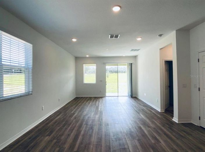 Image No.6-3 Bed Townhouse for sale