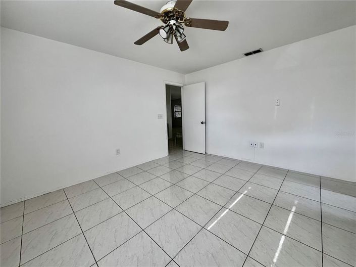 Image No.13-3 Bed House for sale