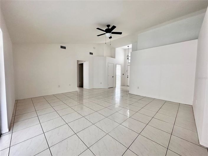 Image No.7-3 Bed House for sale