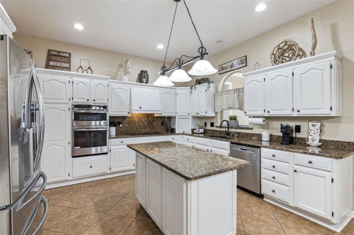 Image No.17-4 Bed House for sale