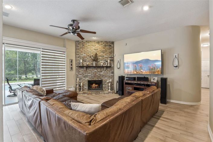 Image No.22-4 Bed House for sale