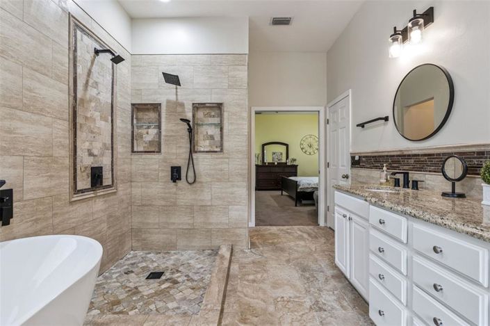 Image No.26-4 Bed House for sale