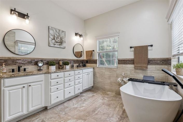 Image No.27-4 Bed House for sale