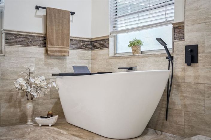 Image No.28-4 Bed House for sale