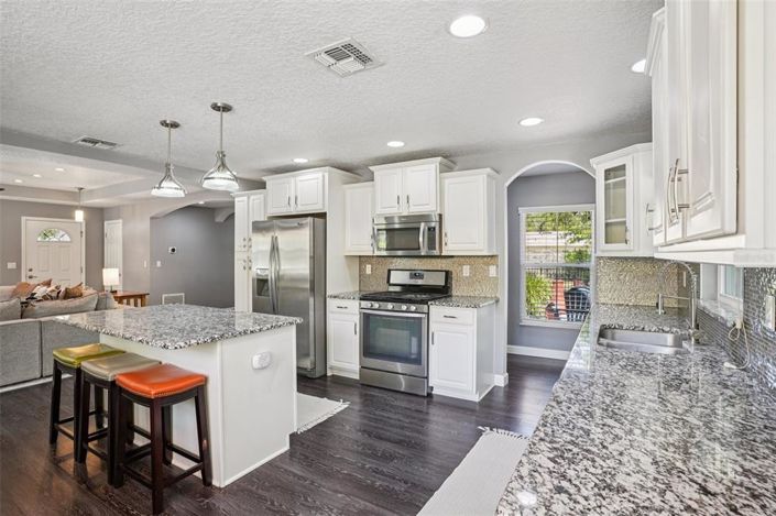 Image No.17-3 Bed House for sale